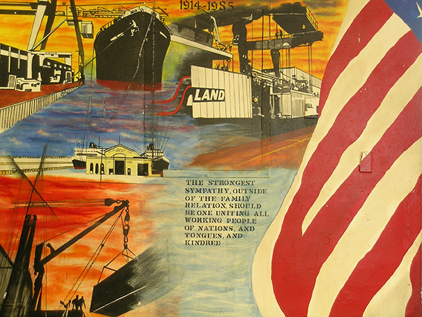 FROM WHARF RATS TO LORDS OF THE DOCKS: THE LIFE OF HARRY BRIDGES