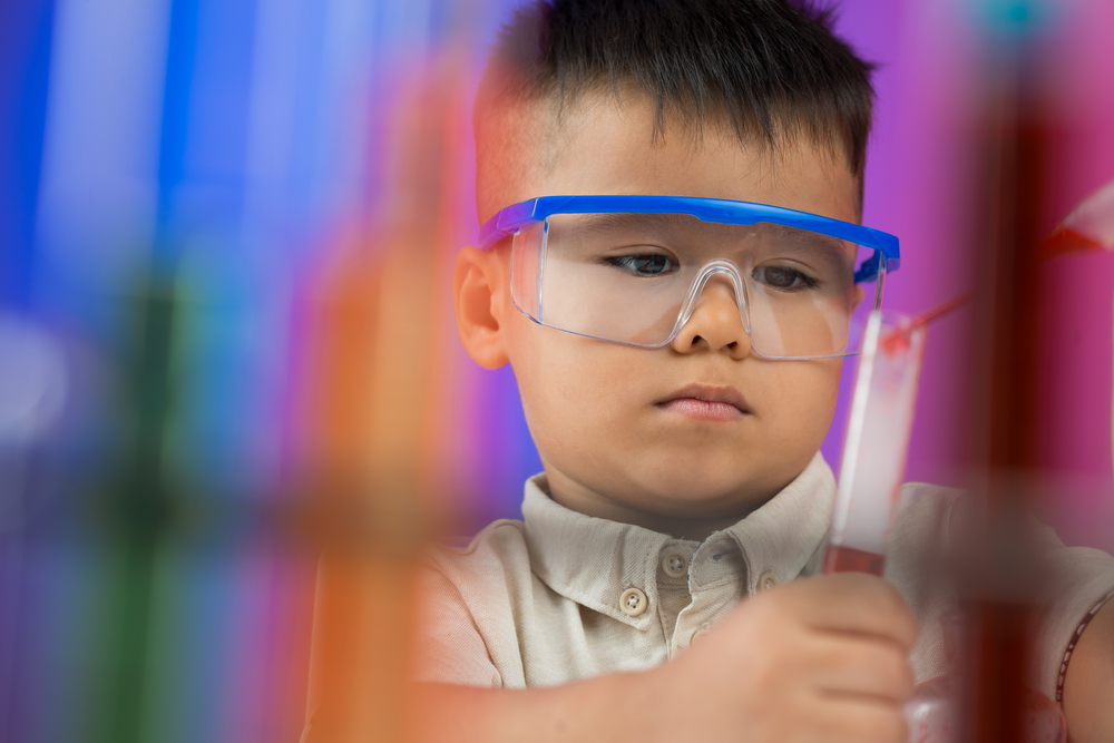 Career Girls: Physicist "Skills From Childhood"